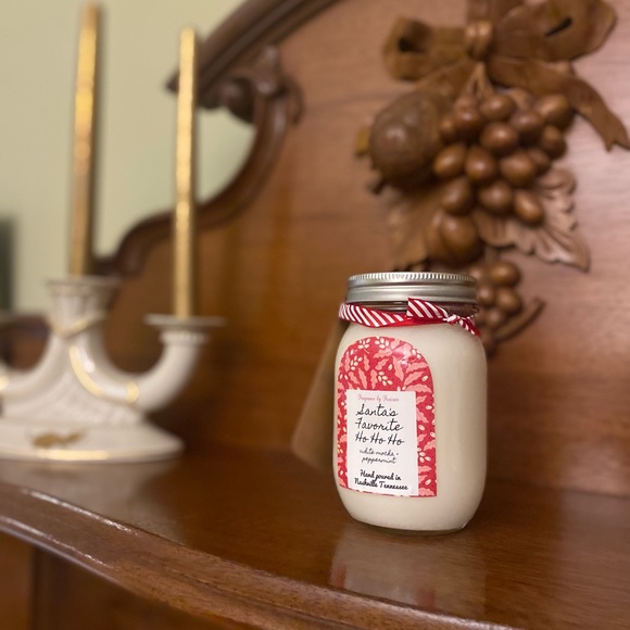 Santa’s Favorite Ho Ho Ho! 14 oz, 100% soy wax candles. - Picture 2 of 2